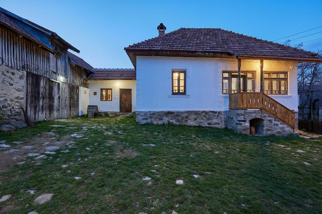 Potecarii Villa Novaci-Străini Esterno foto